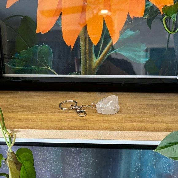 SOULFUL NATURE Quartz Keychain - Picture 6 of 7